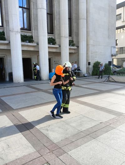 Международен конкурс за детска рисунка "С очите си видях бедата" 7