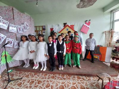 Коледно тържество, изпълнено с радост и празничен дух 15