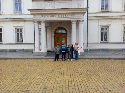 Посещение в СУ "Васил Левски", гр.Нови Искър по програма "Иновации в действие" 18