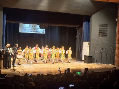 "Под знака на буквите и знанието - нашите ученици в празничното шествие за 24 май в град Созопол" 5